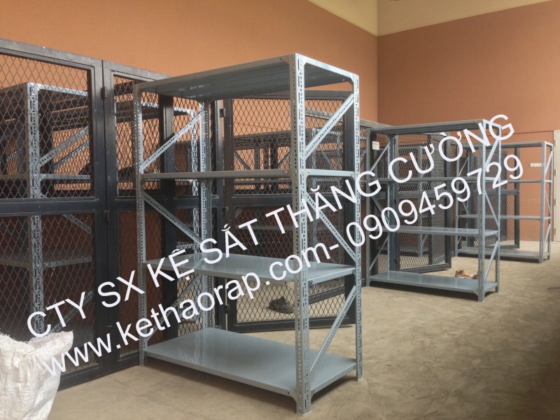 Kệ sắt V lỗ đa năng