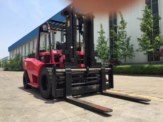 Xe nâng điện tấn lớn
