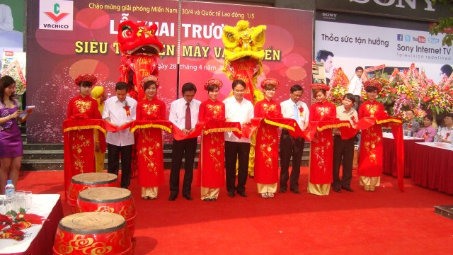 Tổ chức sự kiện