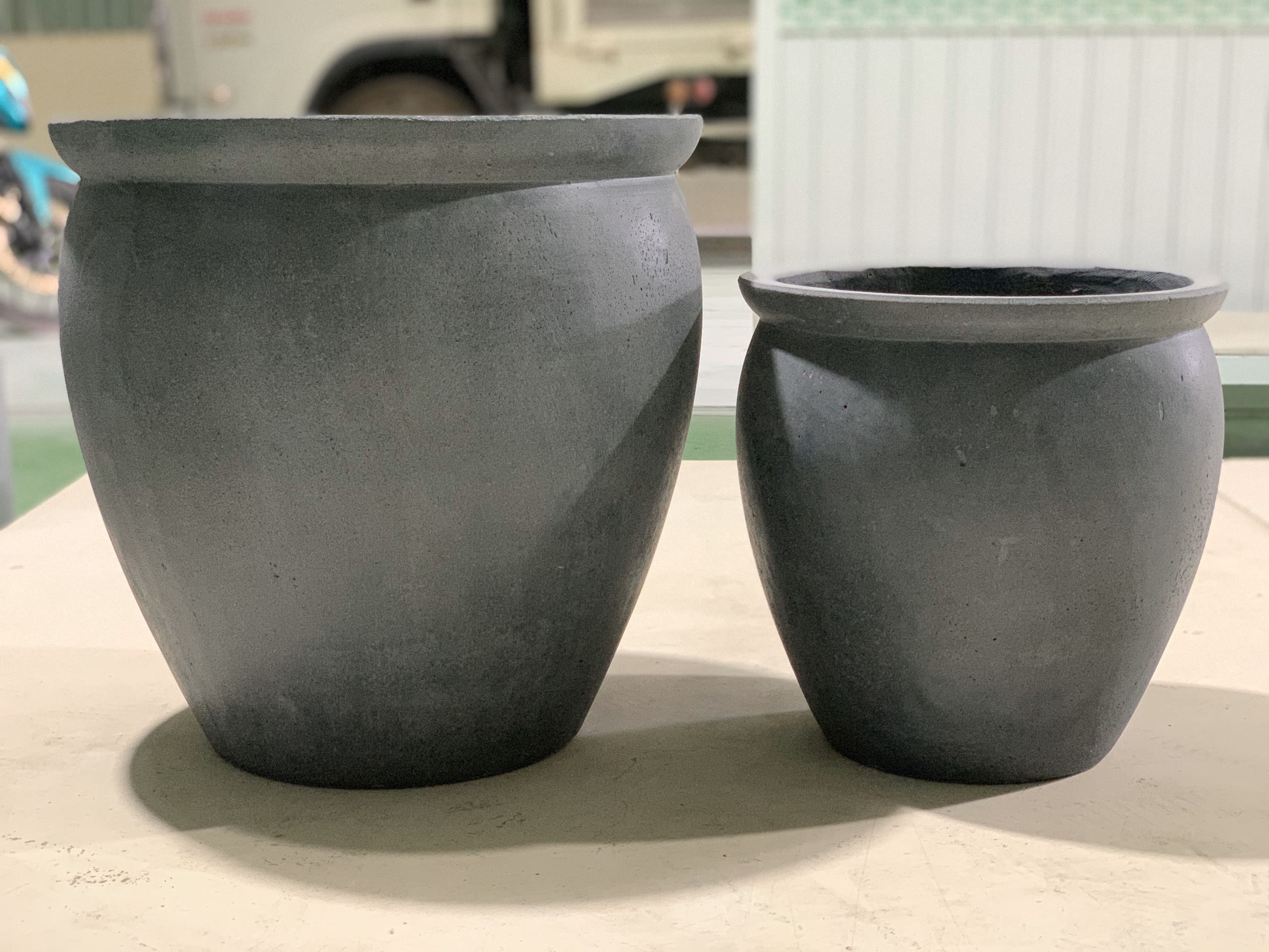Chậu Poly và xi măng