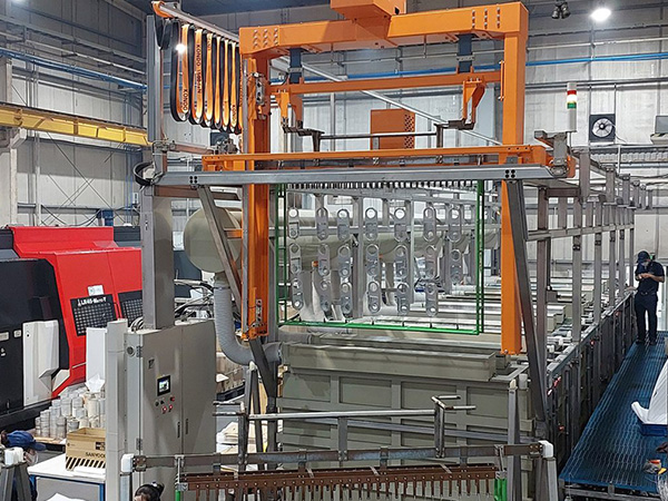 Dịch vụ anode kim loại trắng đen