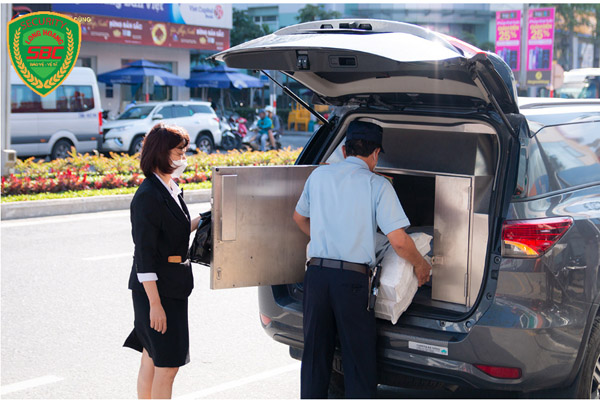 Áp tải tiền