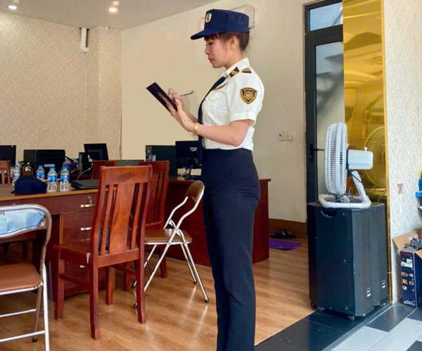 Bảo vệ kiêm thủ kho