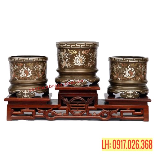 Bát hương khảm bạc tam khí