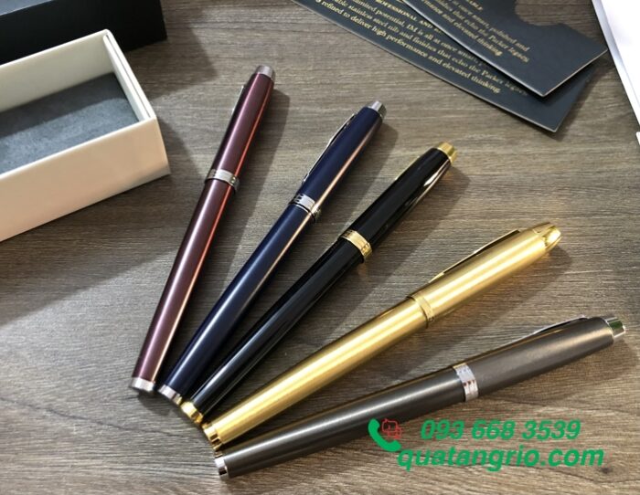 Bút cao cấp Parker khắc logo và tên