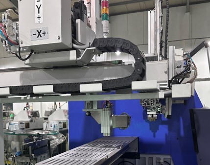 Máy CNC sản xuất hàng đơn chiếc