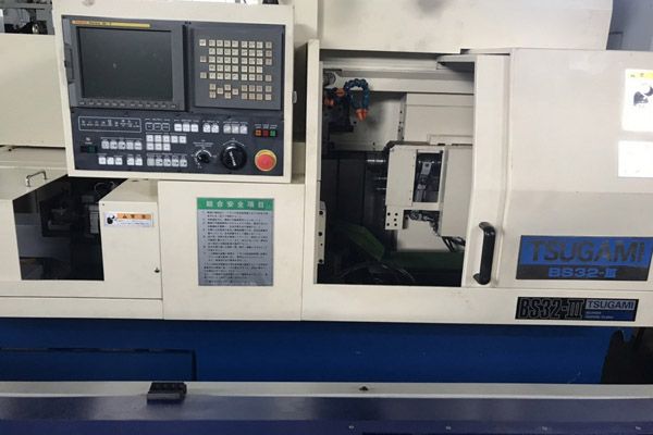 Máy tiện CNC Tsugami BS32-III