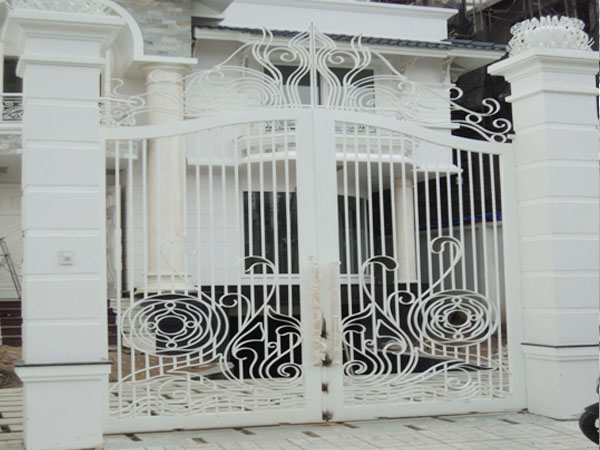 Sơn tĩnh điện cửa sắt mỹ thuật