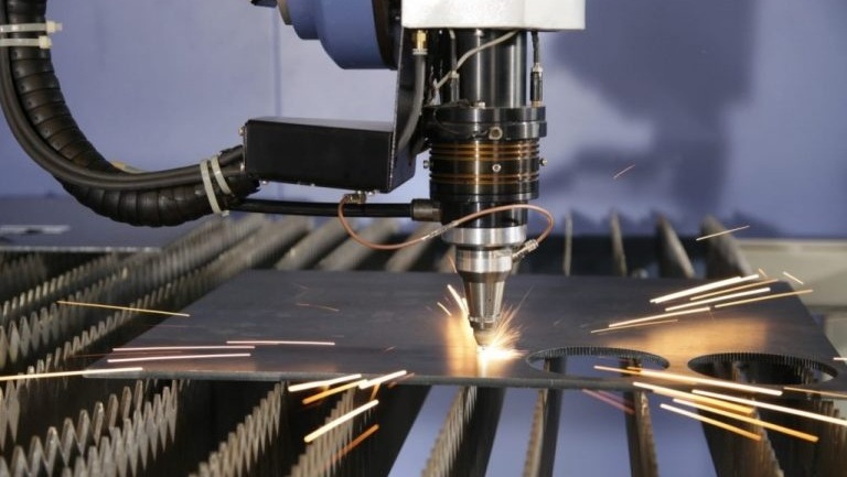 Gia công cắt inox bằng laser