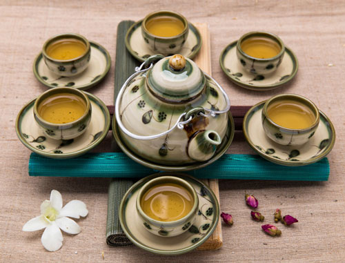 Ấm chén Bát Tràng