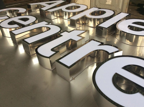 Chữ inox đèn led
