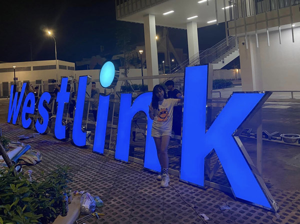 Chữ inox đèn led
