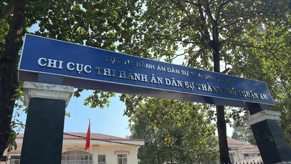 Chữ inox trắng gương