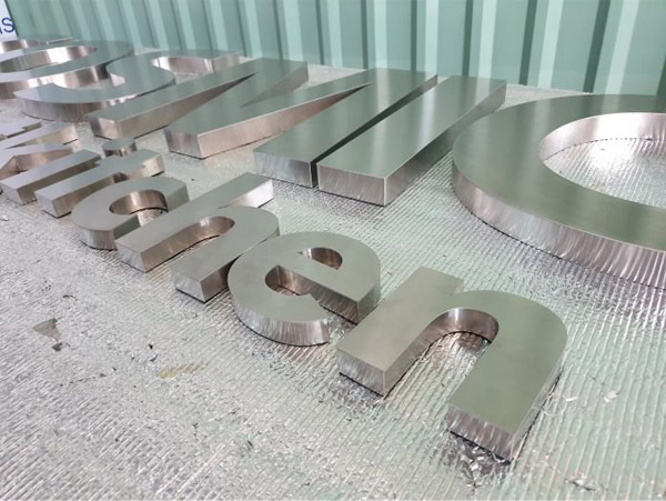 Chữ inox trắng xước