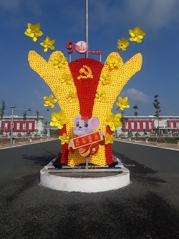 Cổng hoa chào mừng năm mới