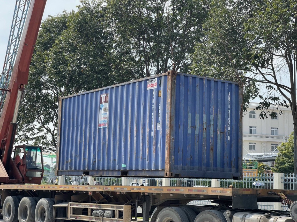 Container kho