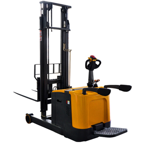 Counterbalanced Reach Stacker