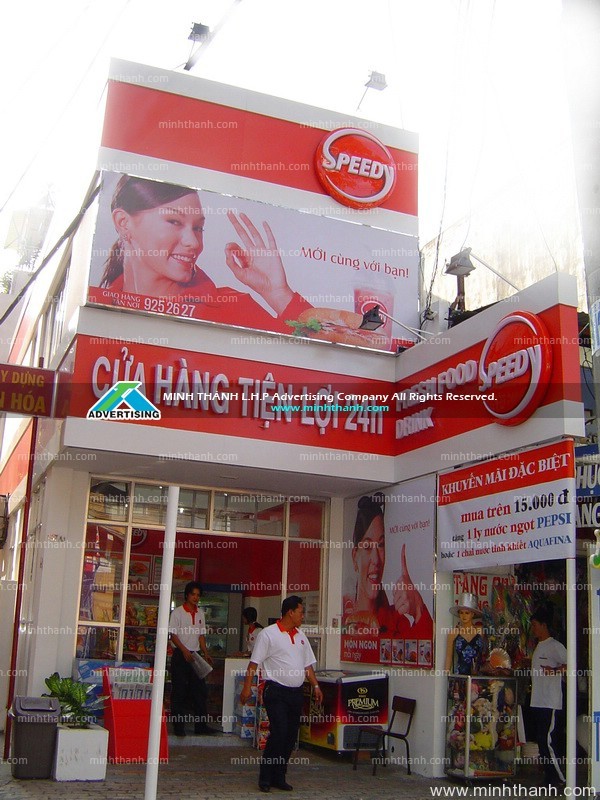 Thi công ngoại thất cửa hàng