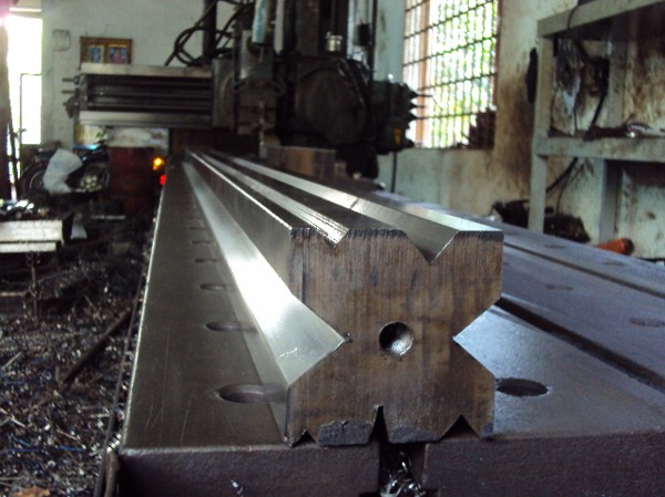 Gia công khuôn mẫu