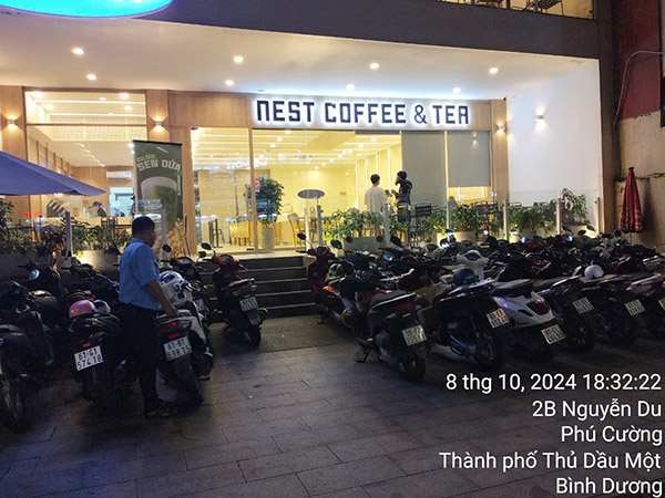 Bảo vệ cửa hàng coffee