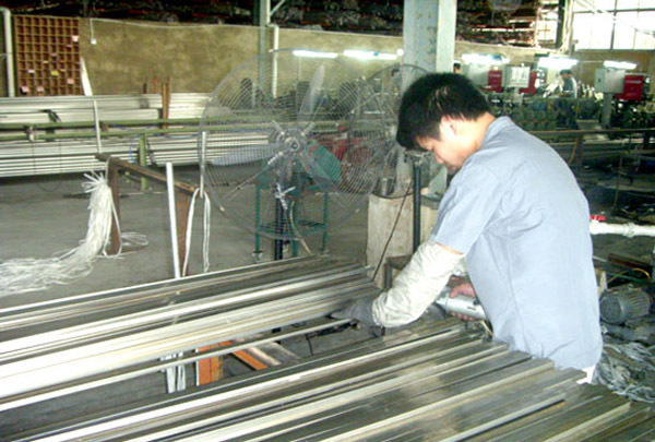 Đánh bóng inox