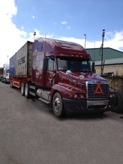 Xe containner đầu kéo Mỹ