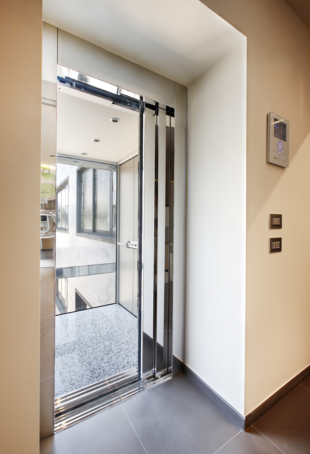 Thang máy DomusLift Porte Automatiche
