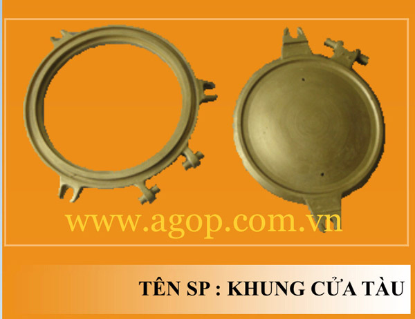 Khung cửa tàu đồng đúc