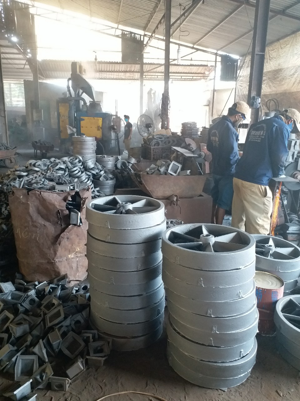 Đúc gang chi tiết theo yêu cầu