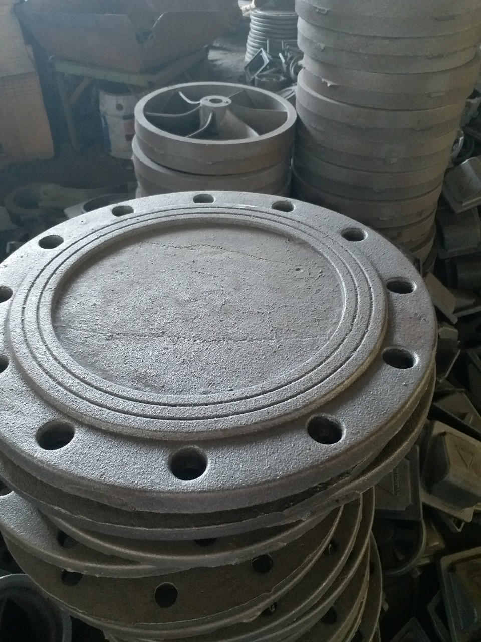 Đúc gang chi tiết theo yêu cầu
