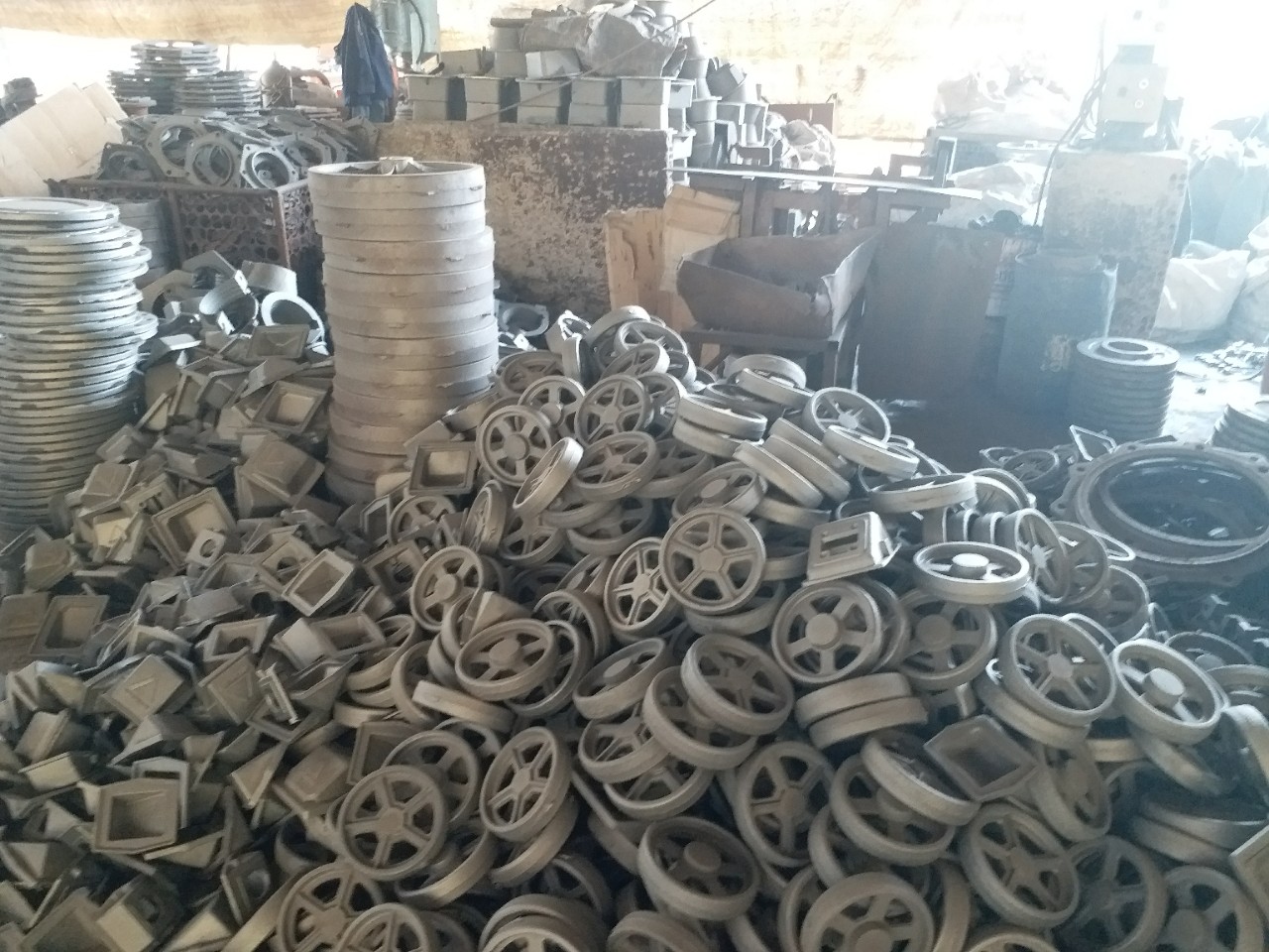 Đúc gang chi tiết theo yêu cầu