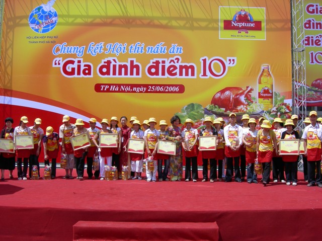 Tổ chức sự kiện