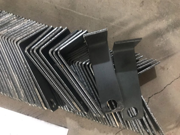 Gia công cắt laser CNC thép