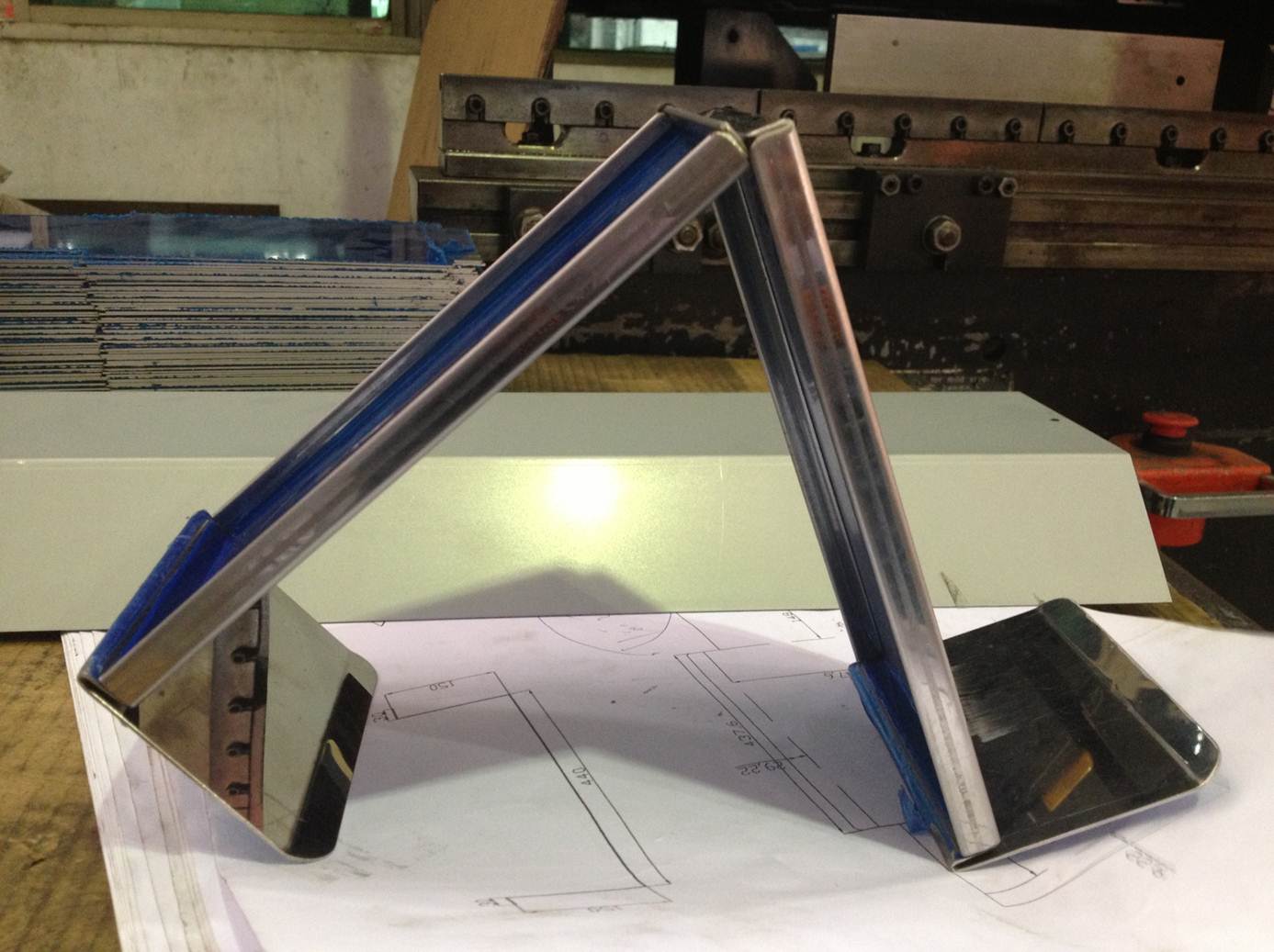 Gia công cắt chấn Inox