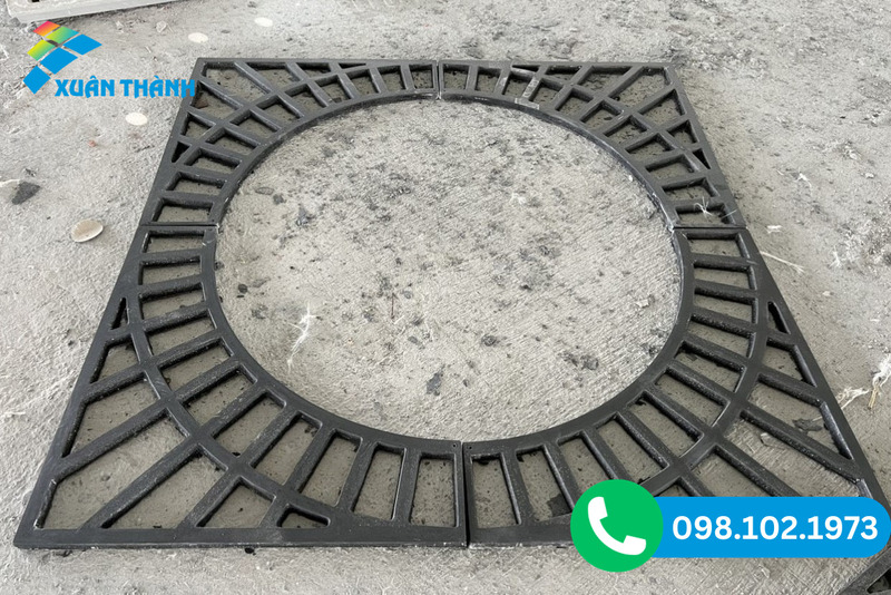 Ghi gang bảo vệ gốc cây 4 mảnh ghép