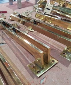 Gia công chân trụ lan can kính