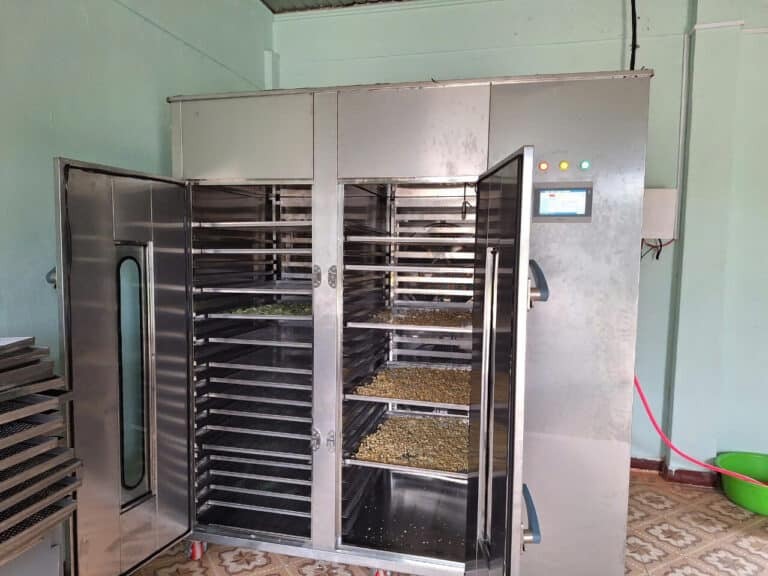 Giao máy sấy lạnh 200kg sấy hoa hồng tại Đắk Lak