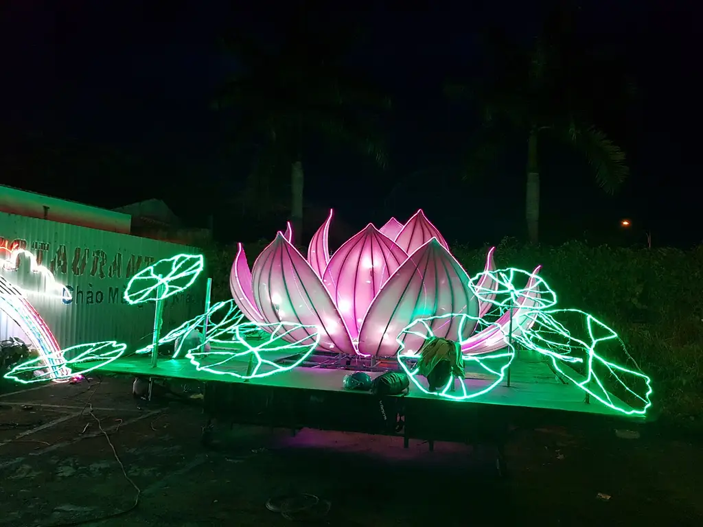 Hoa đăng trang trí lễ hội