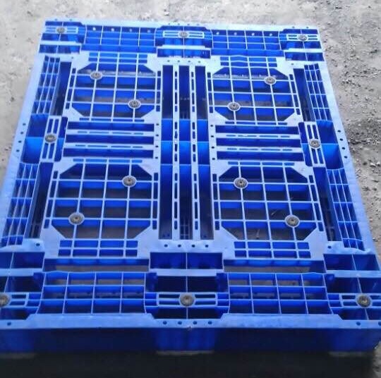 Pallet nhựa