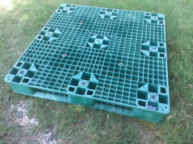 Pallet nhựa