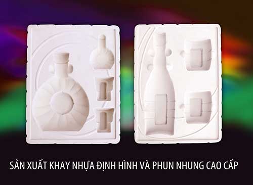 Khay nhựa và phun nhung