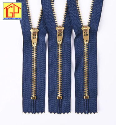 Khóa đóng chân củ bán tự động