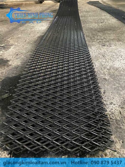 Lưới dập kéo giãn ô 10x20mm
