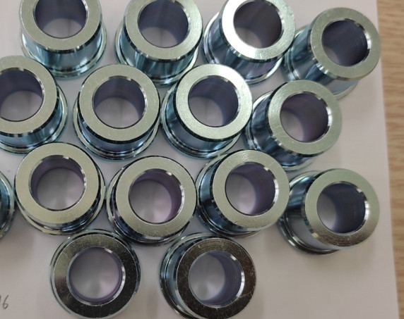 Mạ kẽm màu trắng xanh