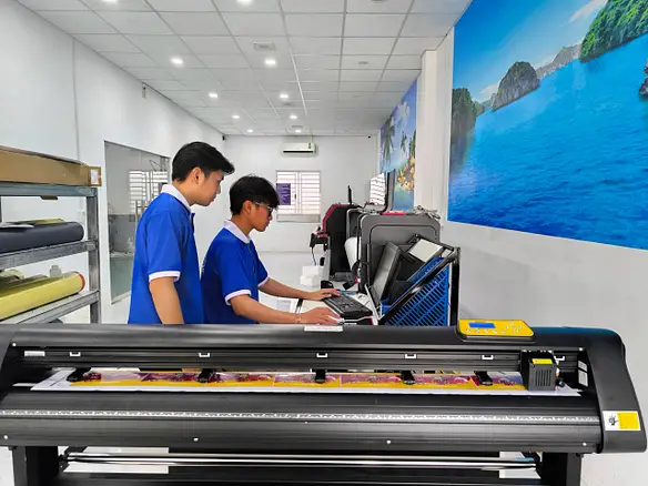Máy cắt bế decal
