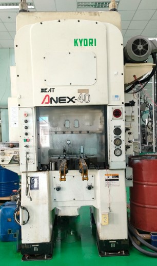 Máy dập cao tầng