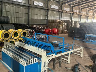 Máy hàn lưới cuộn đổ đường bê tông