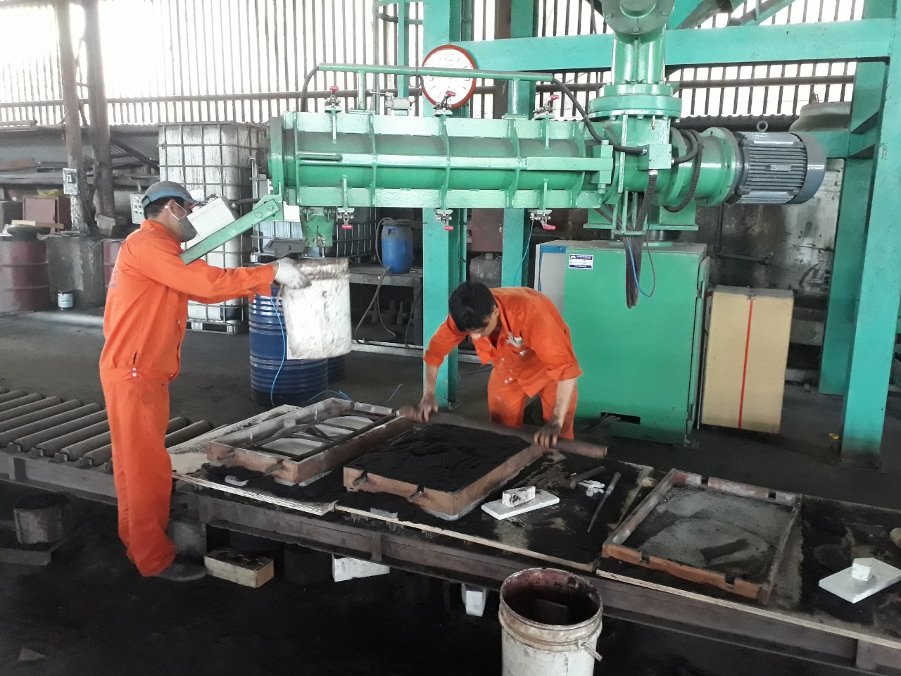 Hệ thống máy móc
