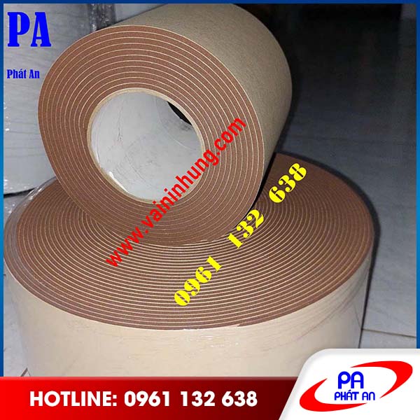Mút xốp nâu cuộn có keo