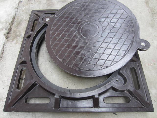 Nắp hố gas
